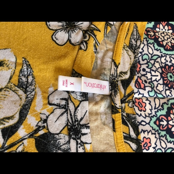 Xhilaration Floral Shirt - Picture 4 of 6
